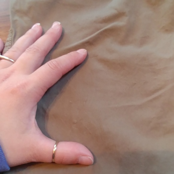 Old navy maternity pants - Picture 5 of 5